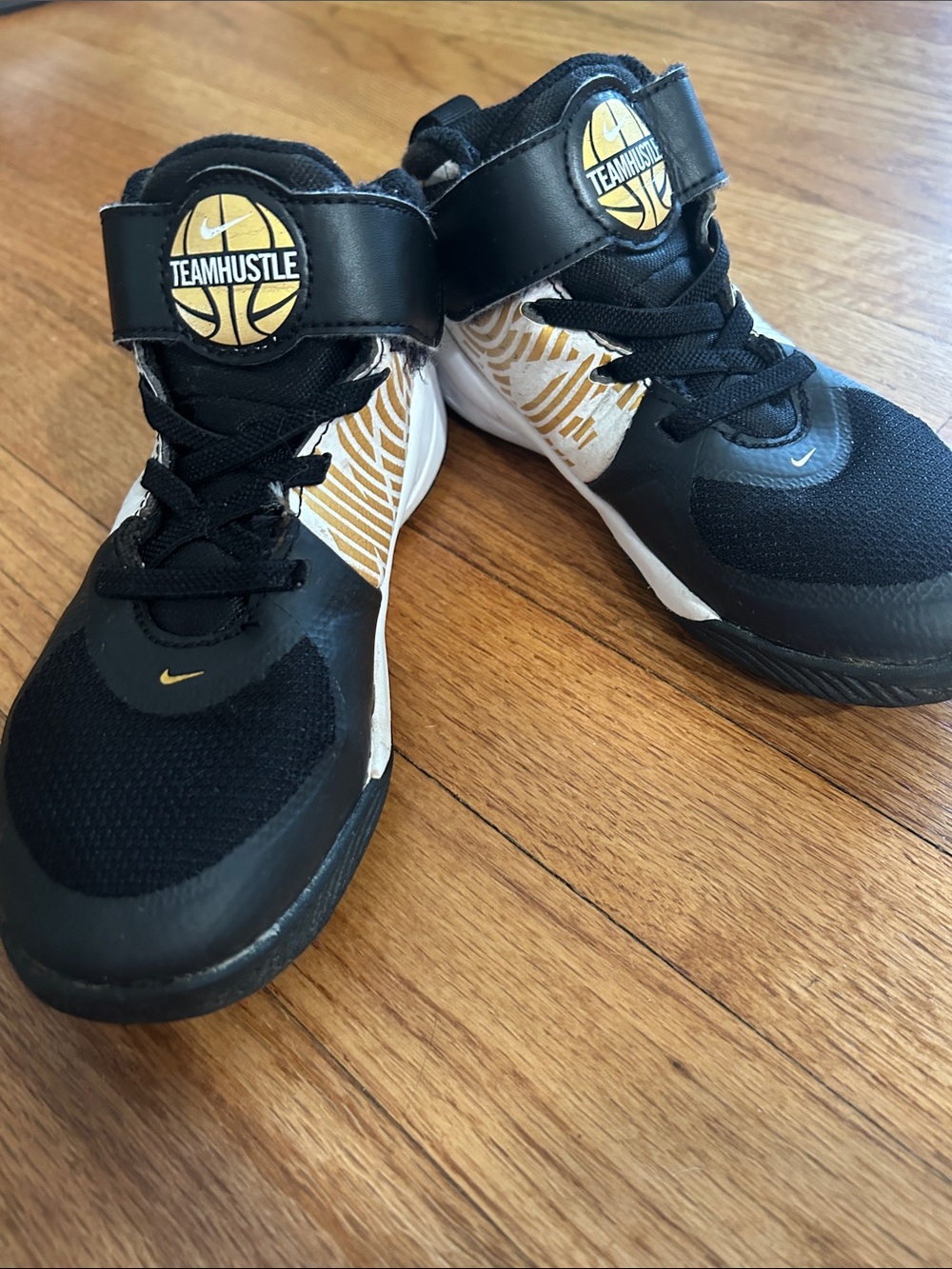 Nike Kids Team Hustle D 9 Pre School Basketball Shoe 12C - Picture 3 of 6